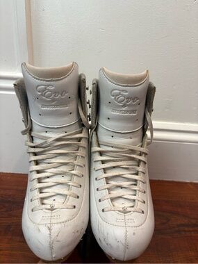 JACKSON Evo Girls Figure Skates- size 3W